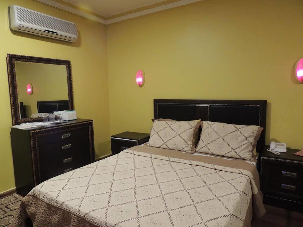 Adana Saray Hotel Экстерьер фото